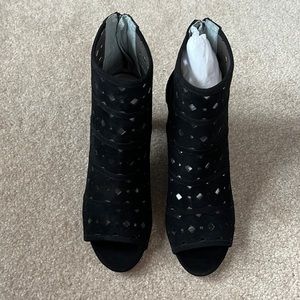 Array black booties open toed size 11M